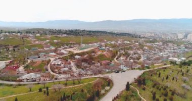 Duşanbe, Tacikistan - 12 Haziran 2018: Tacik başkentinin şehir manzarası - Duşanbe. Tacikistan, Orta Asya. modern tonlama