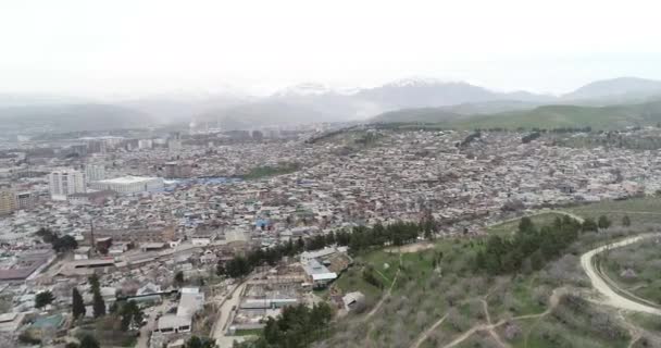 Stadtbild der tadschikischen Hauptstadt Duschanbe. Tadschikistan, Zentralasien. — Stockvideo