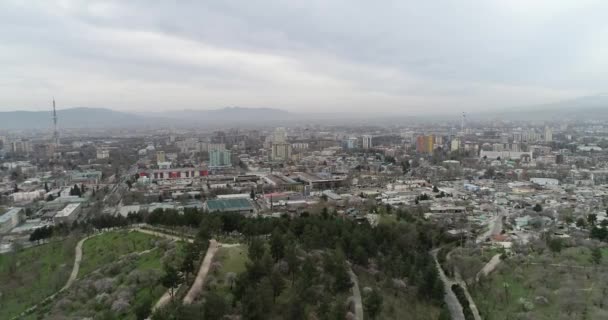Paisaje urbano de la capital tayika - Dushanbe. Tayikistán, Asia Central . — Vídeos de Stock