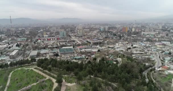 Paysage urbain de la capitale tadjike - Douchanbé. Tadjikistan, Asie centrale. — Video