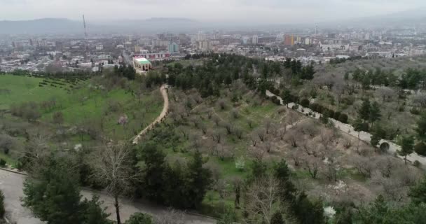 Cityscape hlavního města Tádžiku - Dushanbe. Tádžikistán, Střední Asie. — Stock video