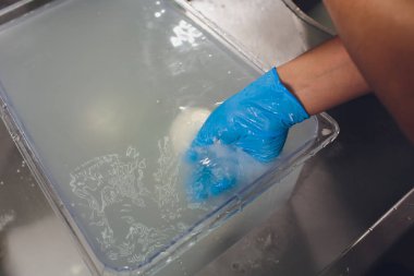 Mozzarella peyniri üretim süreci, peynir yapma süreci.