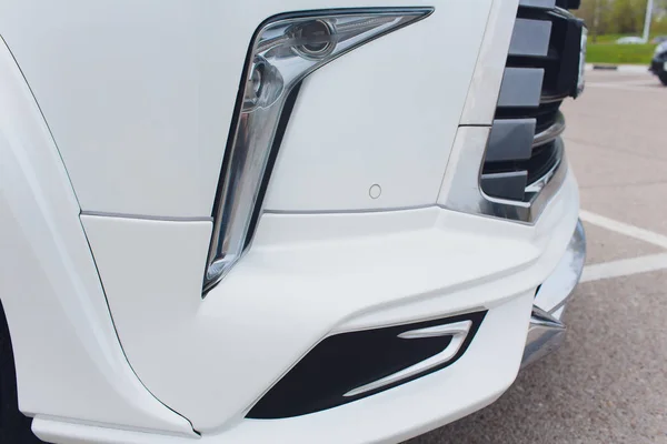 Tuned Kit auto personalizzate carrozzeria bianca. — Foto Stock