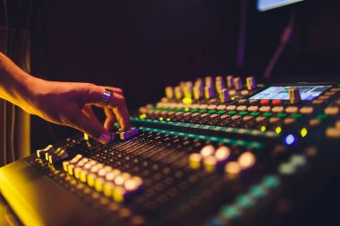 DJ turntable konsol karıştırıcısıName.