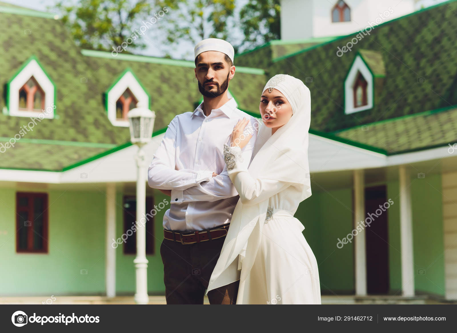 Nationalt bryllup. brudgom. Bryllup muslimske ægteskabet ceremoni. Muslimsk ægteskab. — Stock-foto © vershinin.photo #291462712
