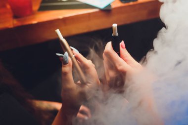 ısı-yanık tütün ürün teknolojisi. Sigara önce e-sigara.