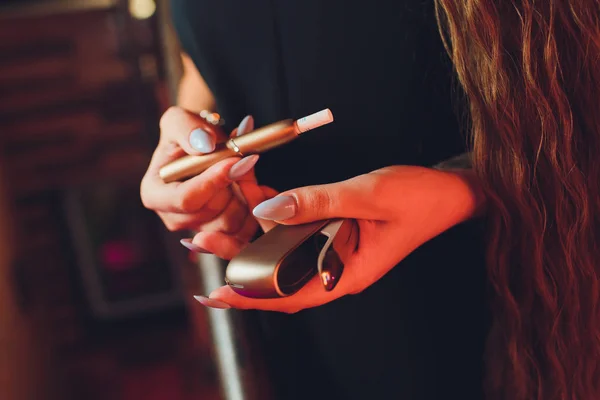 Hő-nem éget dohány termék technológia. e-cigaretta dohányzás előtt. — Stock Fotó