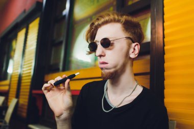 Gerçek Tütün kullanır Sigara İçilmeyen hibrid dumansız sigara aygıt yenilenir, analog ve elektronik sigara arasında bir melez teknoloji.