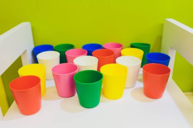 plastik fincan satırdan renkli ve doku.