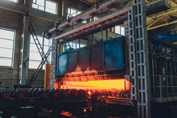 주조, 제철소에서 철강 생산의 일부. — 스톡 사진