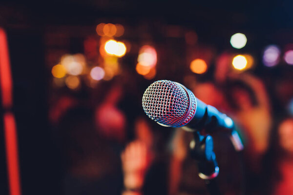 Microphone. Microphone close-up. A pub. Bar. A restaurant. Classical music. Music.
