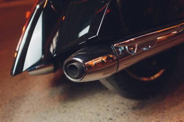 klasik motosiklet çift egzoz krom dikiz seçici odak borular.