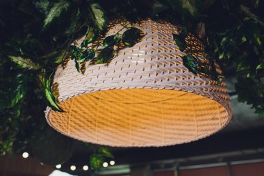 Modern ayna oval bakır avize aerodinamik. Kabarcık metal bakır gölge kolye.