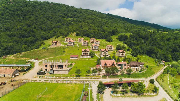 Yenokavan, Armenia - April 11, 2019: Yenokavan village, Apaga Resort. — Stock Photo, Image