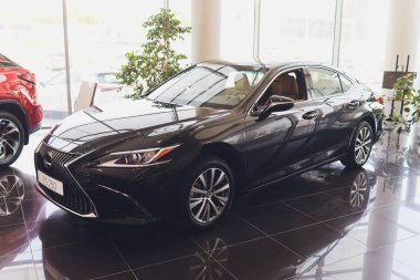 Ufa, Rusya - 08.06.2019: Sunum yeni Lexus Es 250 Executive Edition. Fotoğrafta arabanın bir parçası.