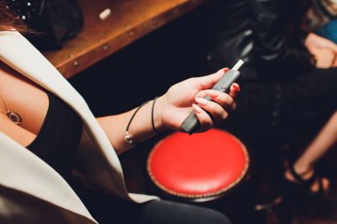ısı-yanık tütün ürün teknolojisi. Sigara önce e-sigara.