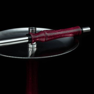 nargile parçası, modern tasarım, siyah bir arka plan üzerinde.