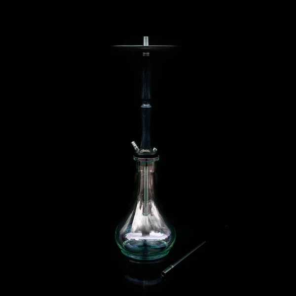 Parte de la cachimba, diseño moderno, sobre un fondo negro . —  Fotos de Stock