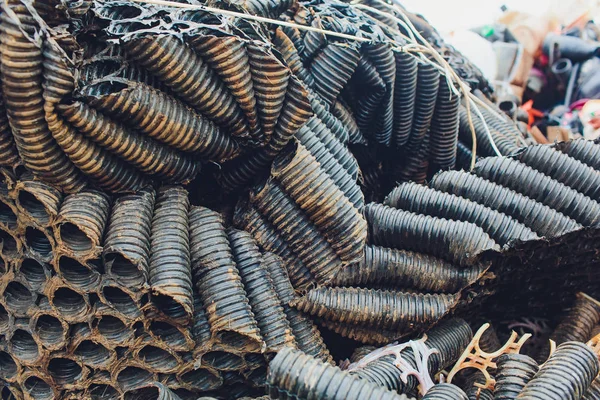 Tubos de plástico e materiais para a triagem de resíduos de construções . — Fotografia de Stock