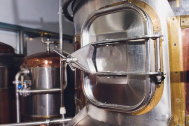 Bira Metal tanklarda Zanaat bira bira ekipmanları, alkollü içecek üretimi.