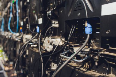 LED Tv ekran büyük ekran paneli kadar sorunsuz kapatmak.