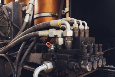 LPG , Ngv Gaz tankları 2 yakıt sistemi için bir arabaya monte edilir.