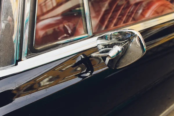 Ανταλλακτικά αυτοκινήτων vintage και στοιχεία. Γυαλιστερό χάλυβα καθρέφτη. — Φωτογραφία Αρχείου