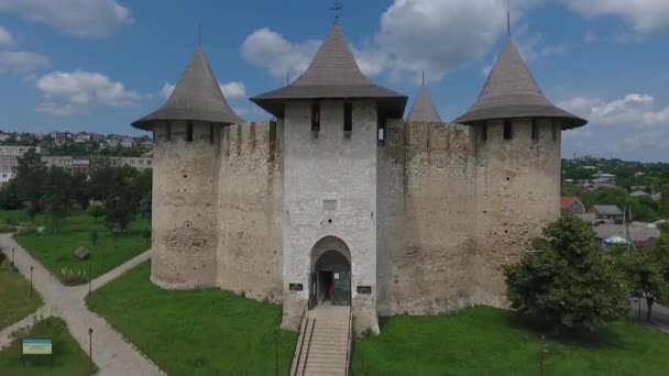 Flygbild över medeltids fortet i Soroca, Moldavien. — Stockvideo