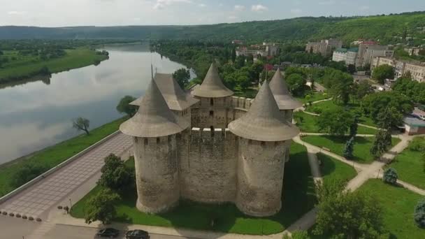 Flygbild över medeltids fortet i Soroca, Moldavien. — Stockvideo