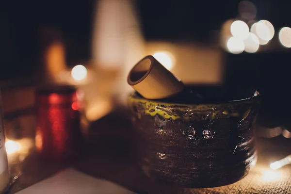 Чайная церемония, чайные принадлежности, чайные статуэтки и блюда. — стоковое фото