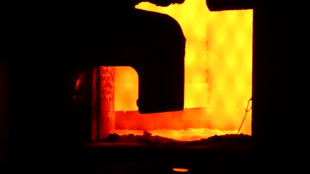 Steel press rolling industrial workshop. Hot iron stamping of train and wagon wheels. Industrial details of metallurgic factory or plant. — Stock Video