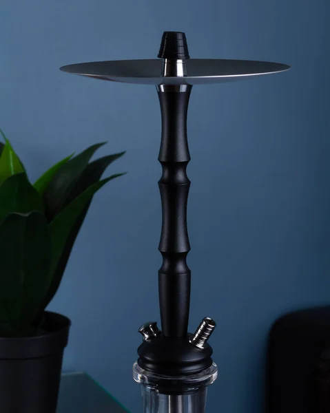 Deel van de hookah, modern design, op een achtergrond. — Stockfoto