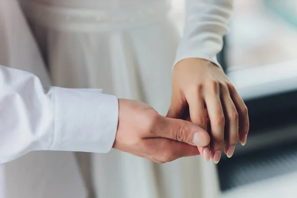 Boda nacional. Novia y novio. Boda pareja musulmana durante la ceremonia de matrimonio. Matrimonio musulmán. — Foto de Stock