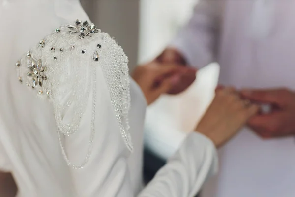 Casamento nacional. Noiva e noivo. Casamento casal muçulmano durante a cerimônia de casamento. Casamento muçulmano. — Fotografia de Stock