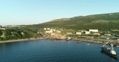 Rusty, batık balıkçı teknesi, Okhotsk, Magadan.