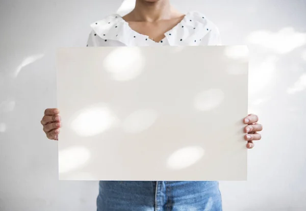 Marco Blanco Blanco Foto Celebración Mano Con Luz Del Sol — Foto de Stock