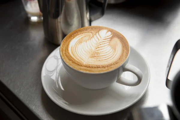 Latte Oder Cappuccino Mit Schaumigem Schaum Blick Auf Die Kaffeetasse — Stockfoto