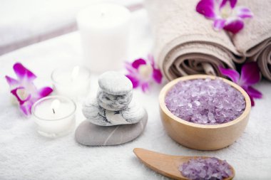 Spa aksesuarları aromatik tuz fırçalama ve vaktimiz mumla