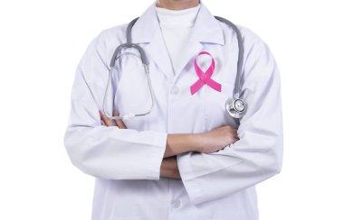 Meme kanseri bilinçlendirme ve Uluslararası Kadınlar günü kampanyası sembolü destekleyen doktor kadın göğsüne, pembe kurdele ile.