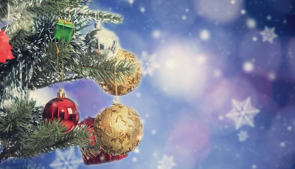 Kerstboom Decoratie Abstracte Licht Blauwe Bokeh Achtergrond Voor Happy New — Stockfoto