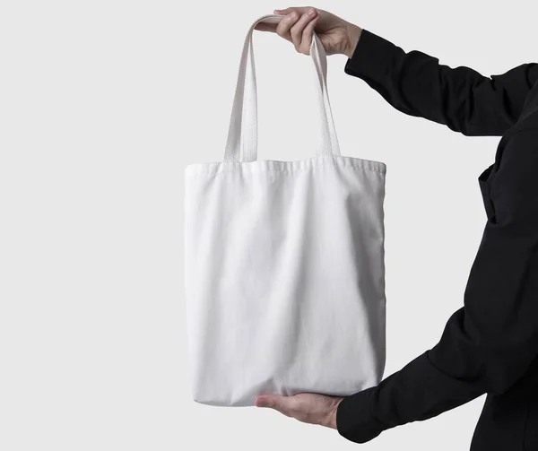 Homme Tient Tissu Toile Sac Pour Modèle Blanc Maquette Isolé — Photo