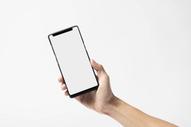 Cep telefonu ve mockup şablonu için boş ekran tutan el 