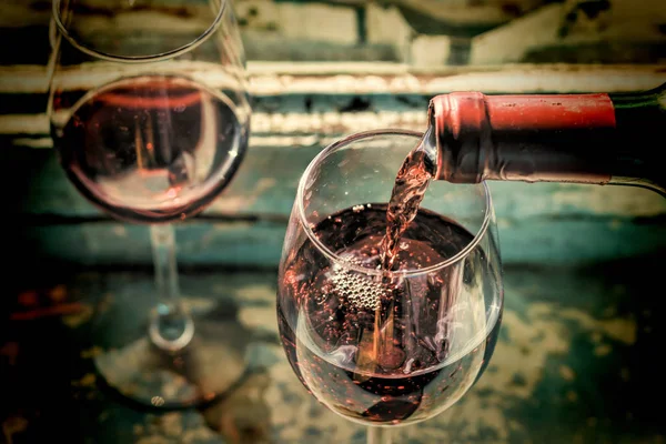 Sommelier Verse Vin Dans Verre Rendez Vous Dégustation Vin Restaurant — Photo