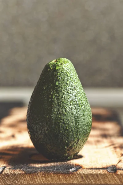 Ripe Avocado Close Cutting Board — Stock Photo, Image