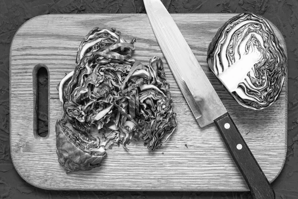 Entgiftung Rotkohl Scheiben Geschnitten Entgiftet Veganer Rotkohlsalat Auf Rustikalem Holzboden — Stockfoto
