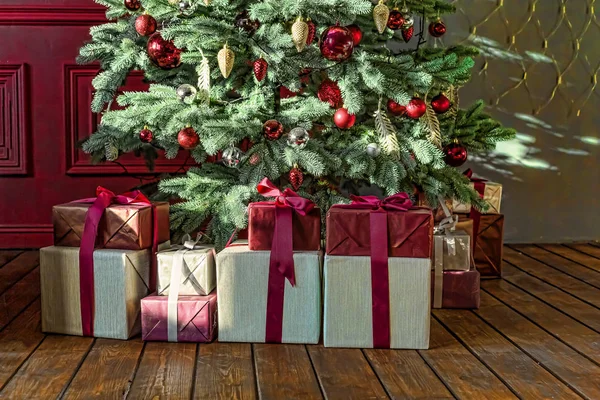 Árbol Navidad Con Cajas Regalo Interior Navidad —  Fotos de Stock