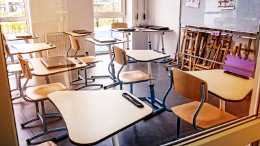 Boş sınıf, okul için