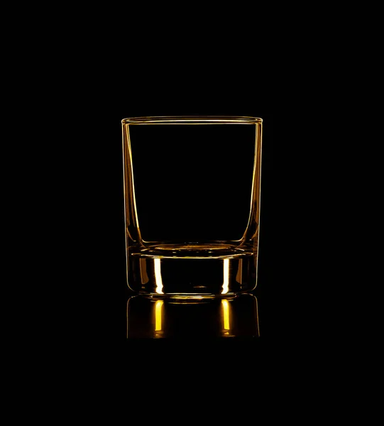 Sylwetka, szkło, mocny alkohol, czarne tło, alkohol, staremu, whisky, odbicie, party, — Zdjęcie stockowe