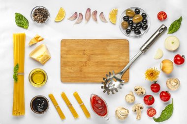 salad, alla carbonara, spaghetti alla, meatballs, italian dressi