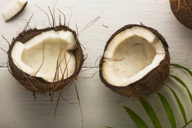 iki hindistan cevizi, hindistan cevizi yağı, hindistan cevizi ürünleri, shutterstock, palmiye 